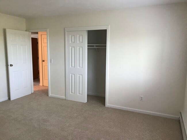 Building Photo - 24 Ridgecrest Ter