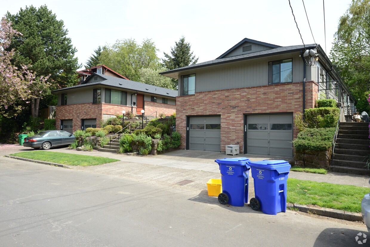 Foto del edificio - 5032-5046 SE 37th Ave
