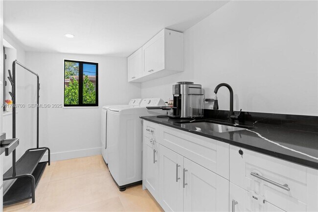 Foto del edificio - 281 NE 48th Terrace