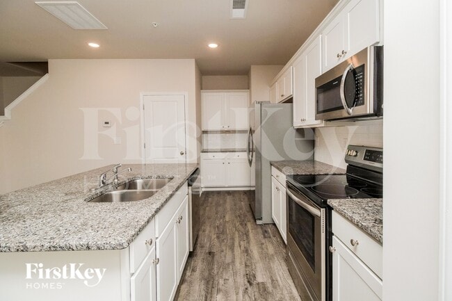 Building Photo - 2080 Cypress Village Dr NW