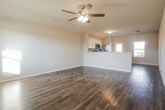 Building Photo - 892 S Jaybird Ln