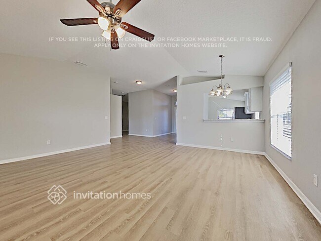 Foto del edificio - 3282 Merrick Ave