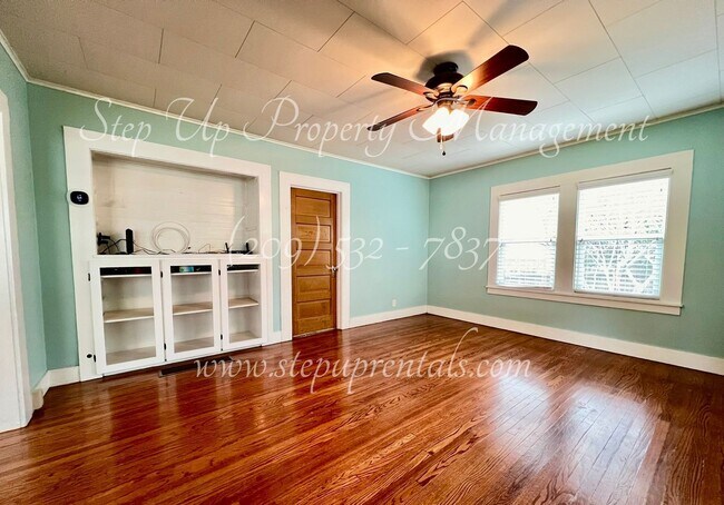 Building Photo - Cozy Downtown 2 Bedroom Bungalow in the Heart of Sonora!