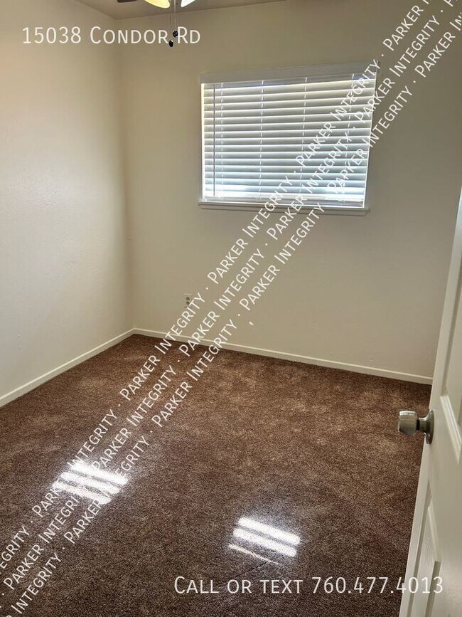 Foto del edificio - 15038 Condor Rd