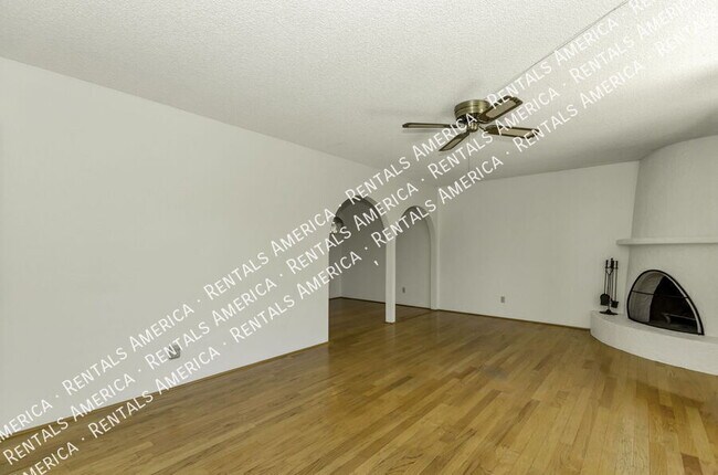 Foto del edificio - 6974 E Rivercrest Rd