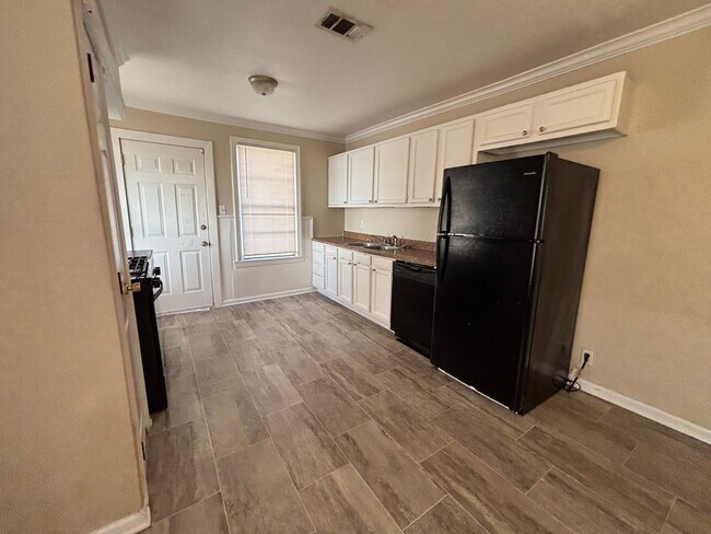 Foto del edificio - Close to Querbes Park and CUTE....