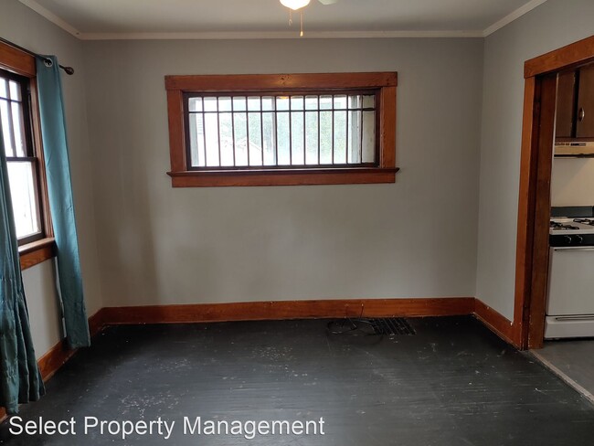 Building Photo - 3 br, 1 bath House - 2911 Broadway