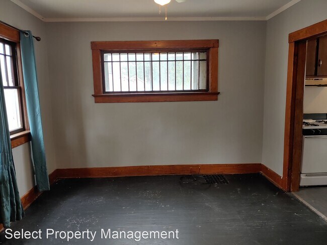Foto del edificio - 3 br, 1 bath House - 2911 Broadway