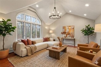 Building Photo - 42 Belfield Dr