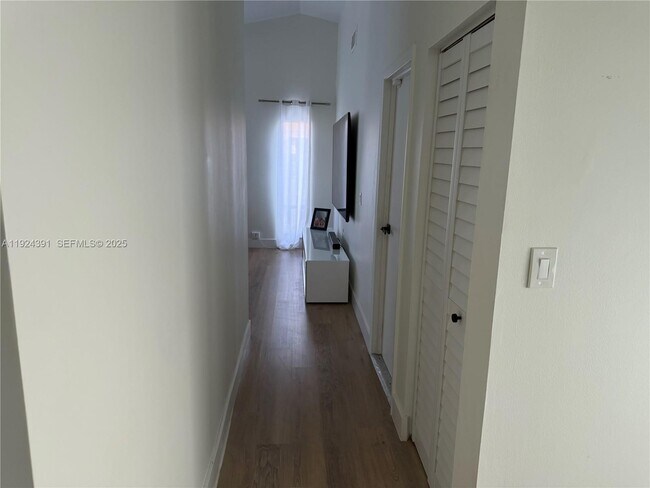 Foto del edificio - 8611 NW 51st Ct