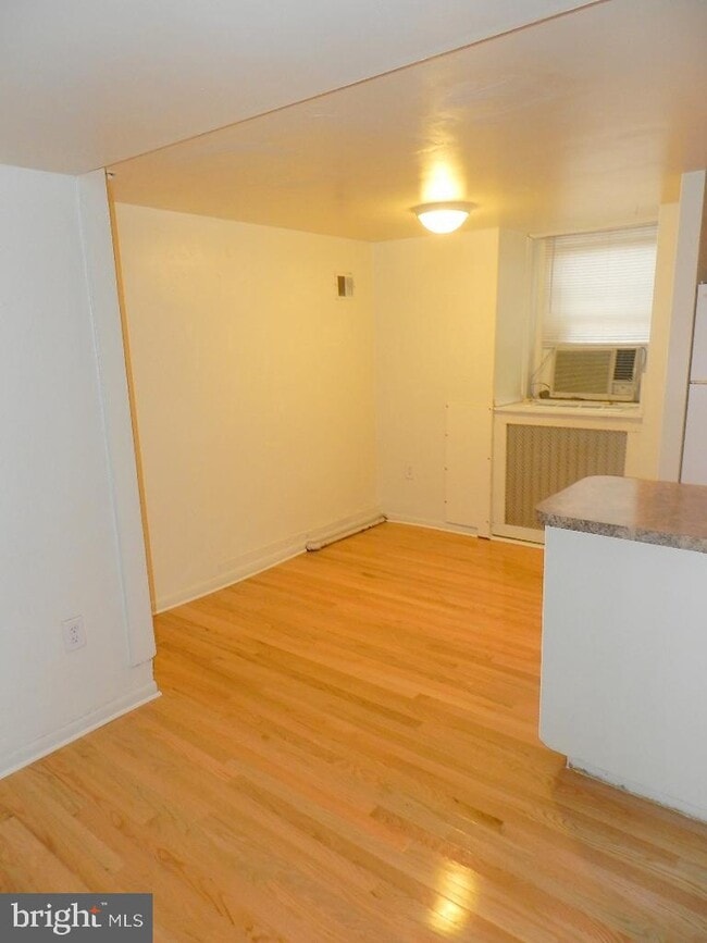 Building Photo - 2227 Delancey Pl