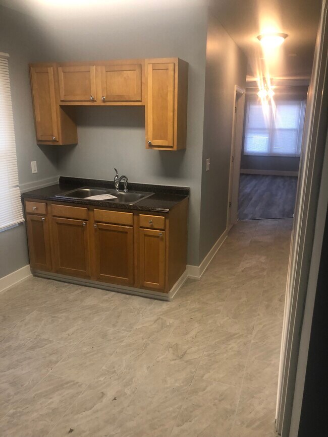Kitchen - 8329 S Buffalo Ave