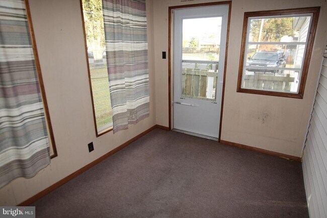 Foto del edificio - 28274 Basin Rd