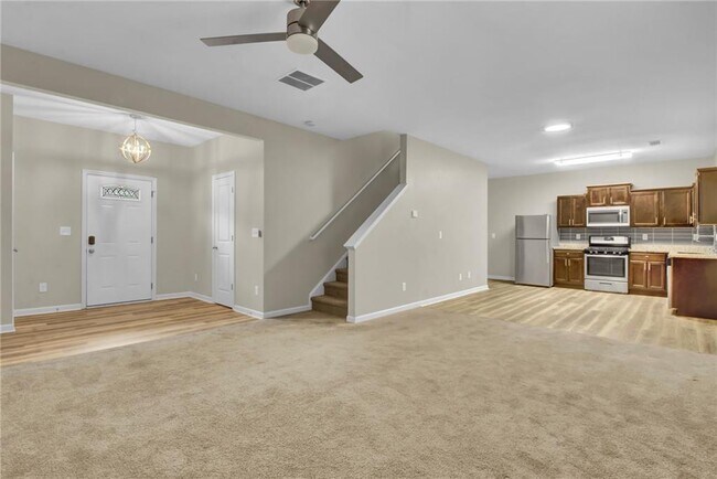 Building Photo - 749 Scotland Dr