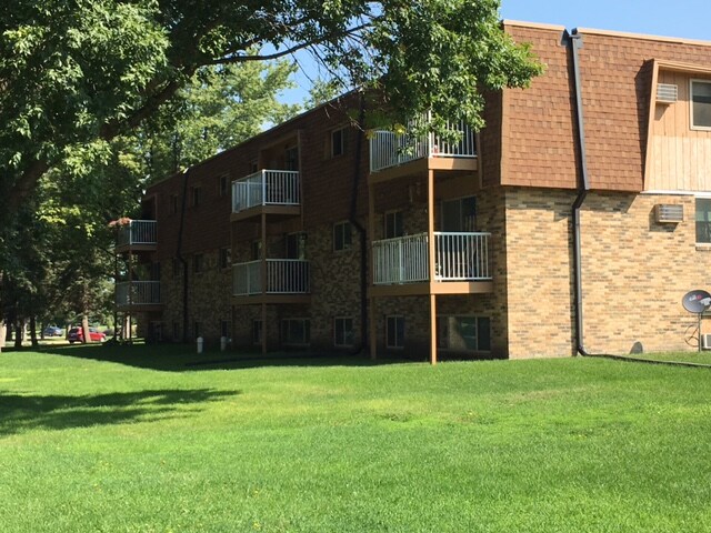 Country Club Estates Apartments Marshall, MN