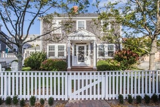 Building Photo - 7 N Beach St