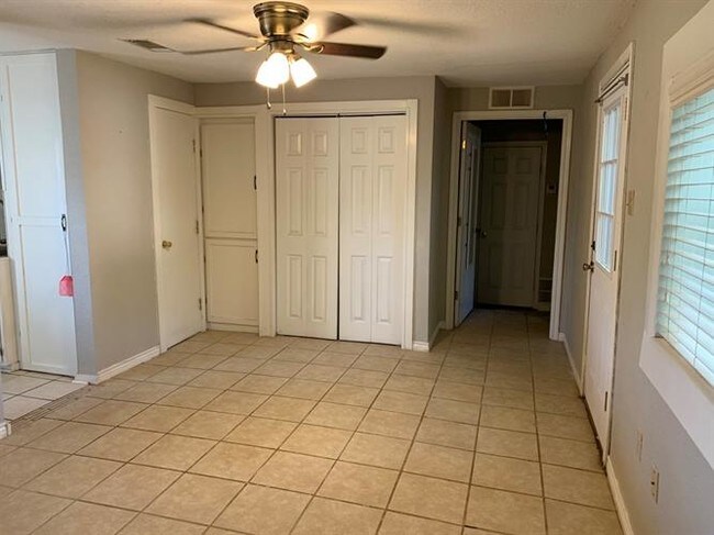 Foto del edificio - 613 Storey Ave