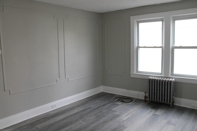 Building Photo - 67 Edgar St