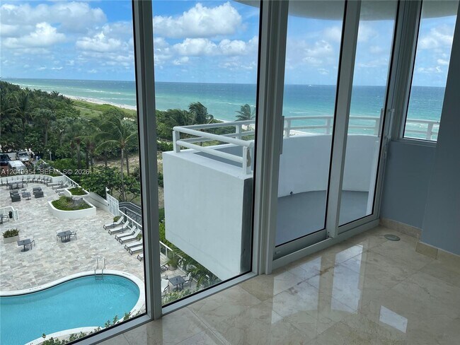 Foto del edificio - 8911 Collins Ave