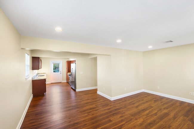 Living Room - Kitchen - 6221 Vermillion Blvd