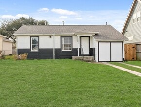 Building Photo - 125 18th Ave N