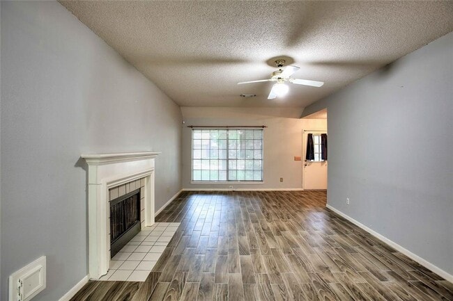 Building Photo - 10018 Cabin Creek Dr