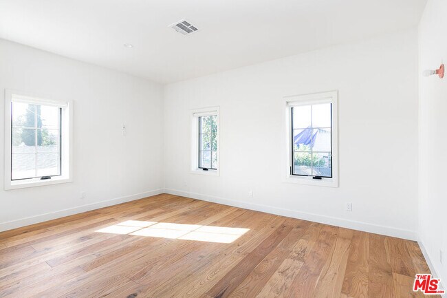 Building Photo - 3387 Eagle Rock Blvd