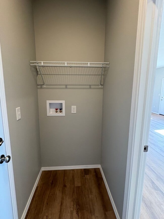 Building Photo - 3 bedroom 2 bath Bolivar Mo