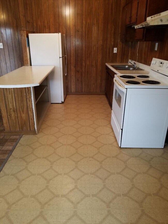 Building Photo - 315 Gaiety Ln