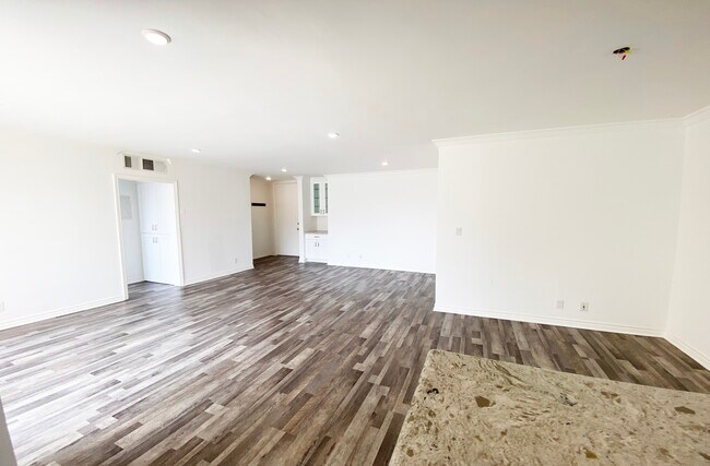 Foto del edificio - 432 N Palm Dr