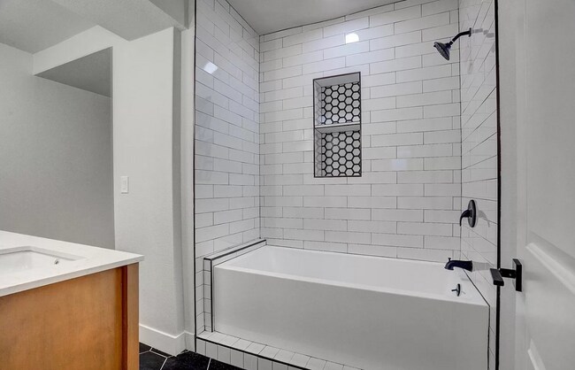Bathroom with soaking tub - 433 S Logan St