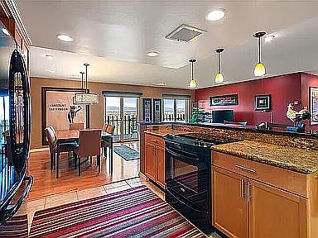 Foto del edificio - 420 S Marion St Pkwy