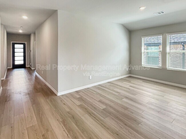 Building Photo - 615 Tribble Dr