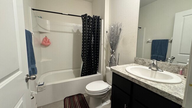 Building Photo - Available for Rent – Cozy 3-Bedroom, 2-Bathroom Home in Lake Diamond, Ocala, FL