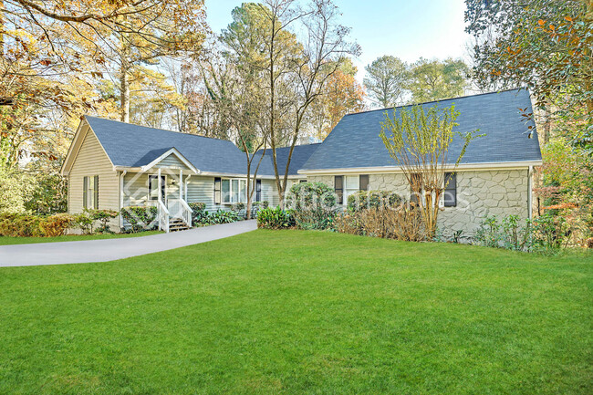 Building Photo - 3800 Sherbrook Ct