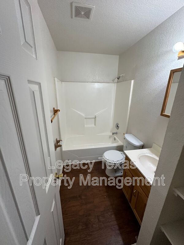 Building Photo - 1108 Williams Ave