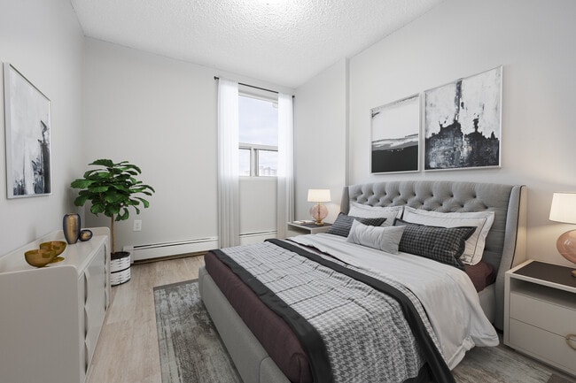 Building Photo - 875 Wonderland Road South