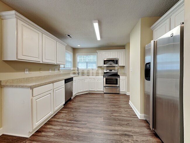 Building Photo - 401 Tar Heel Ln