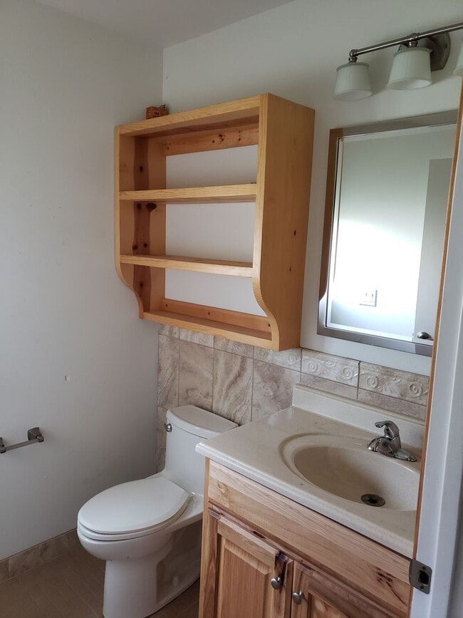 Building Photo - 1016 W 14th St