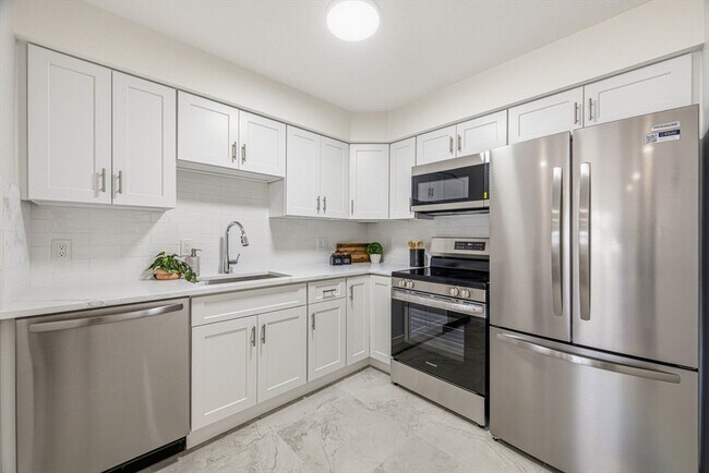 Foto del edificio - 595 Revere Beach Pkwy