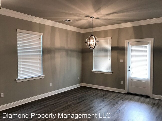 Building Photo - 3 br, 2.5 bath House - 606 Perfect Place