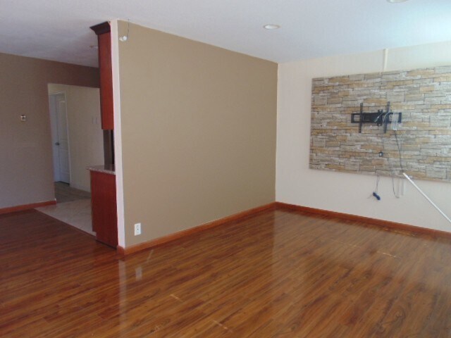 Foto del edificio - 33156 Lake Champlain St