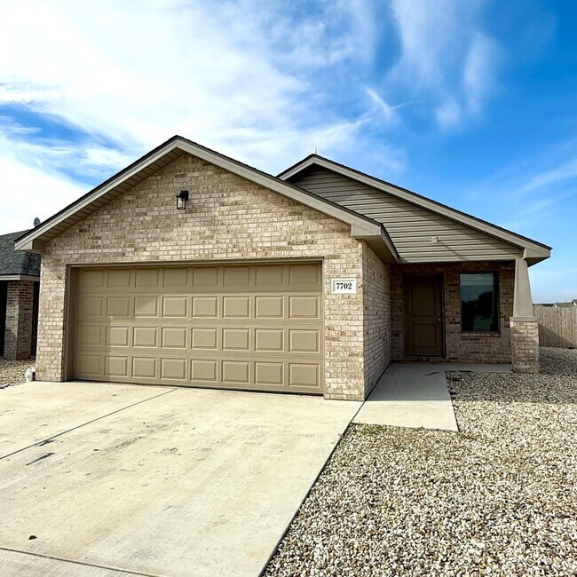Building Photo - Charming 3 Bedroom Home Located In Elm Meadows!