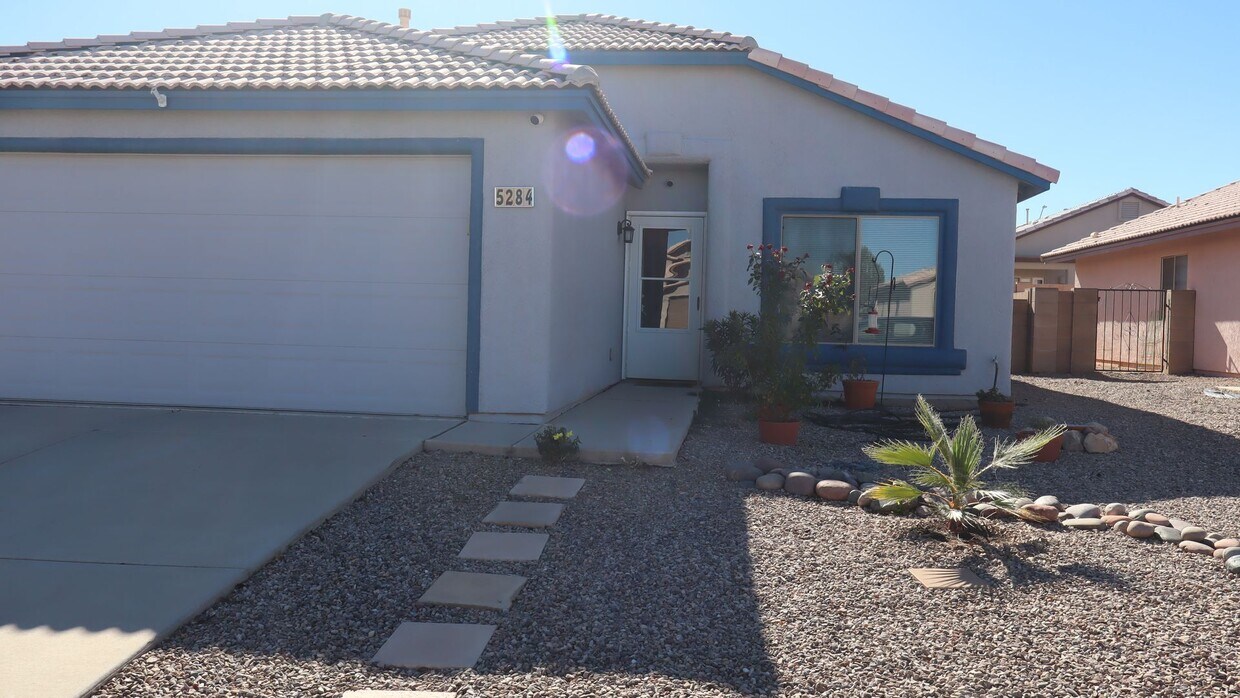 Furnished 3 Bedroom home - Furnished 3 Bedroom home