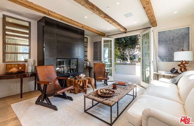 Foto del edificio - 127 Hollister Ave