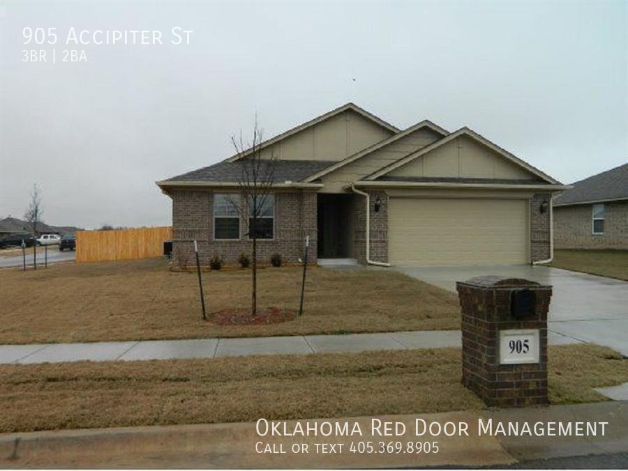 Foto principal - 905 Accipiter St