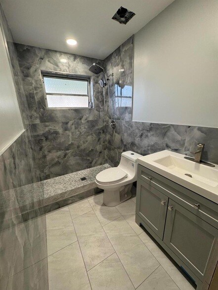 Foto del edificio - 490 W 31st St