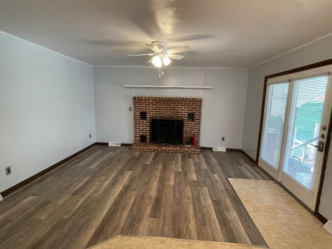 Foto del edificio - 4755 Oak Ridge Rd