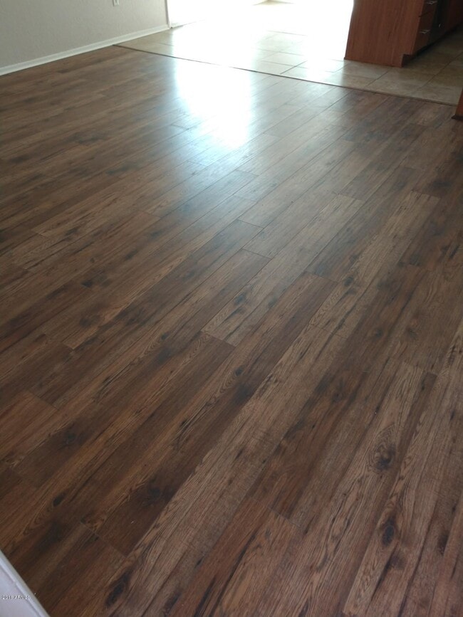 Building Photo - 921 W Laguna Dr