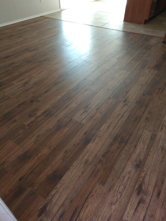 Foto del edificio - 921 W Laguna Dr